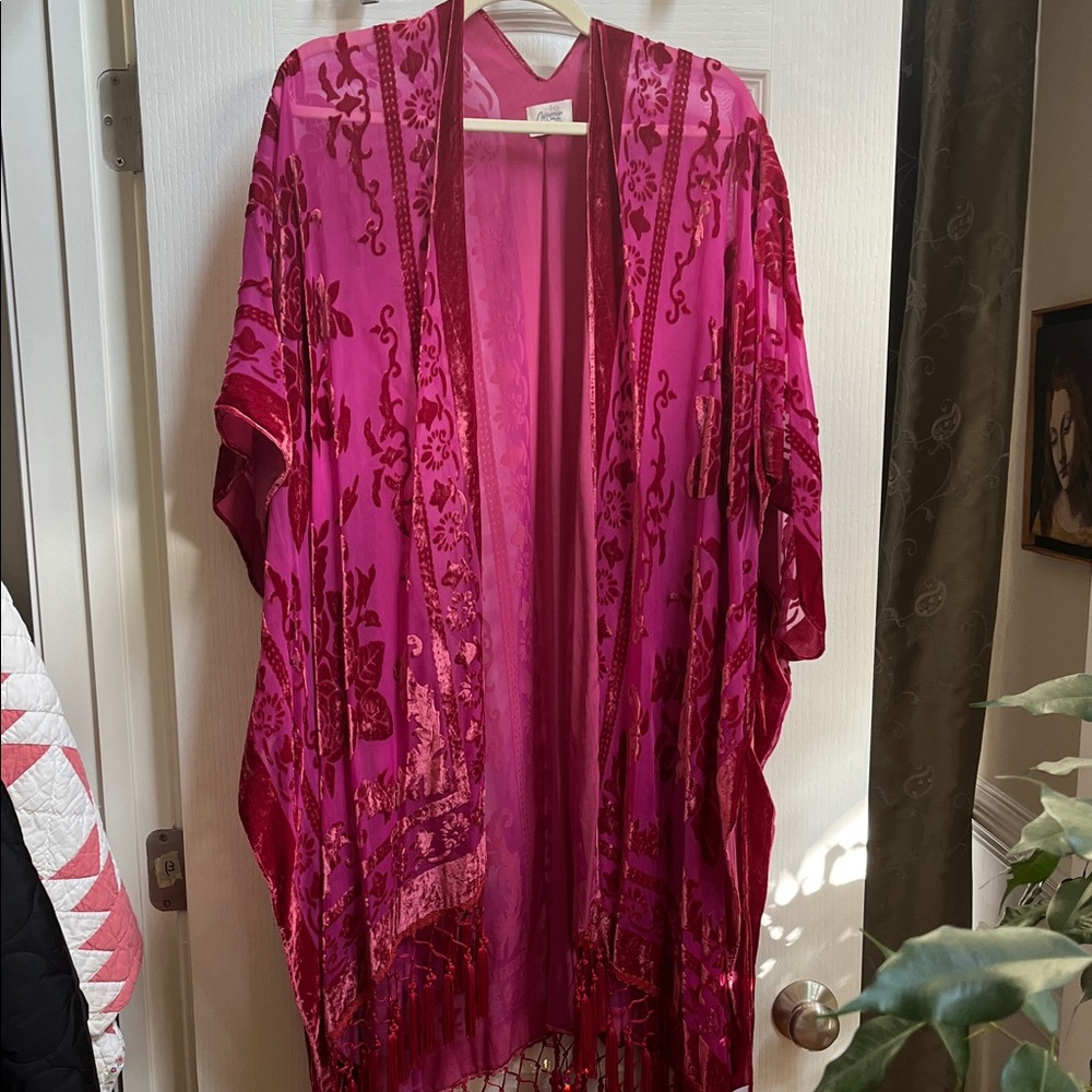Fuscia burned out velvet topper